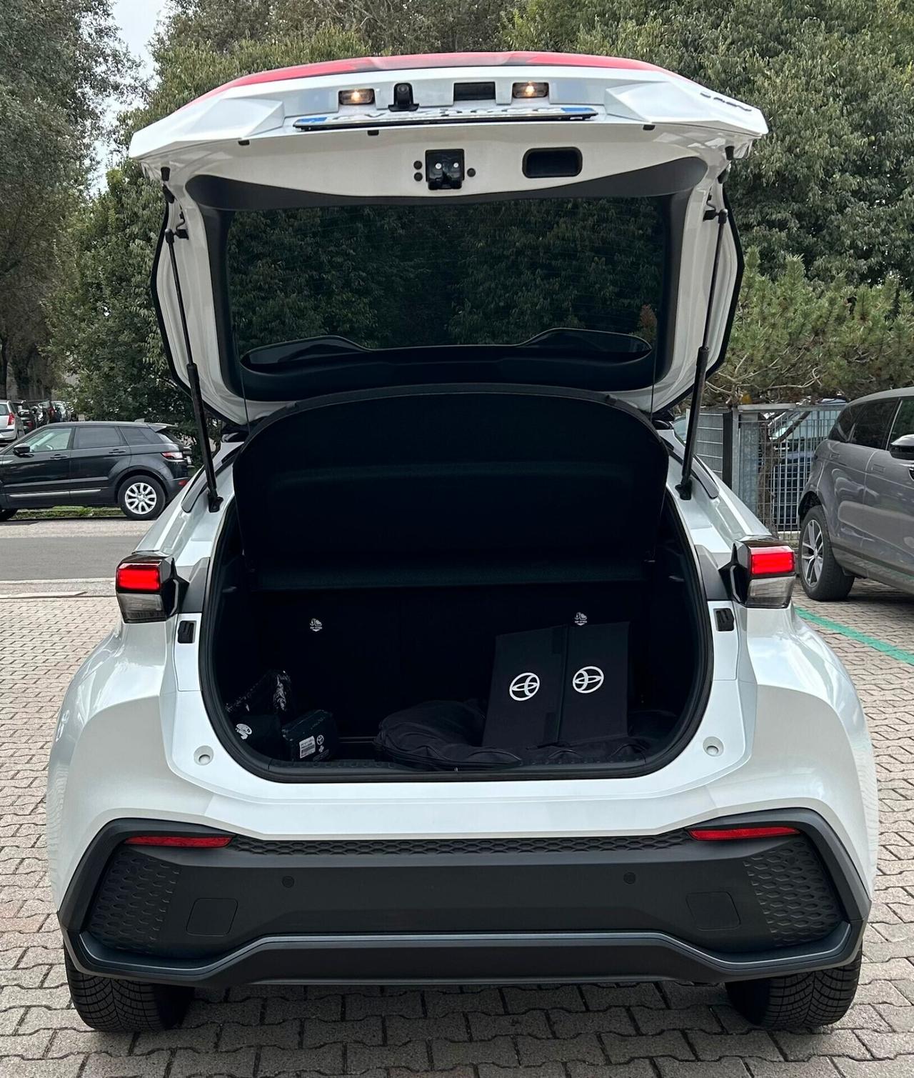 Toyota C-HR 1.8 HV Lounge