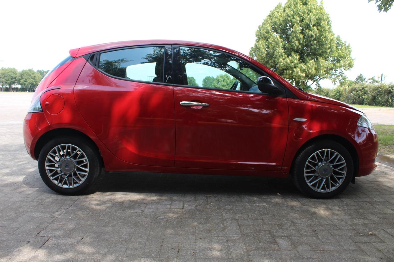 Lancia Ypsilon 1.2 69 CV 5 porte S&S Gold NEO PATENTATI MOLTO BELLA