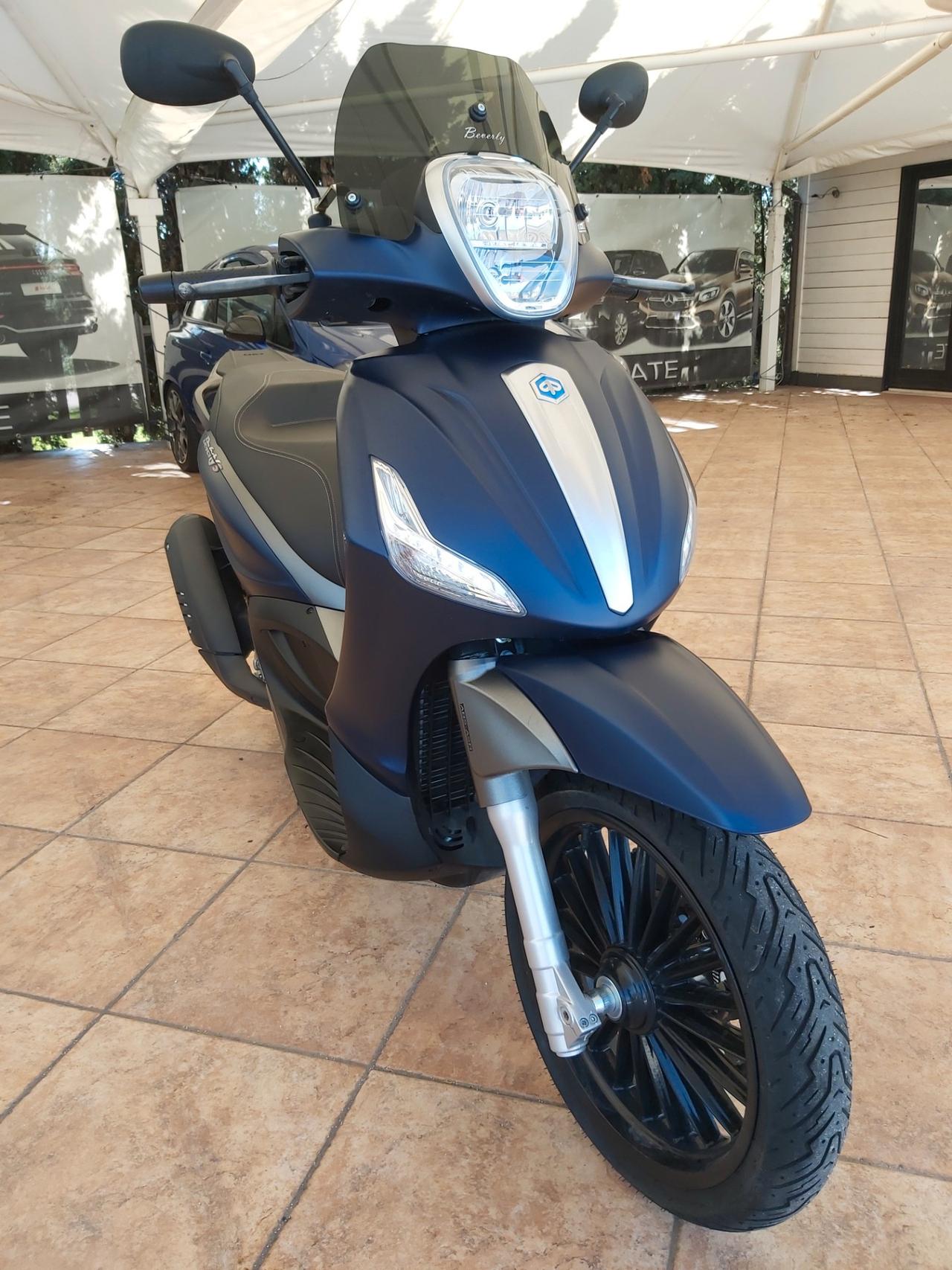 Piaggio Beverly 300s - "5.400KM"