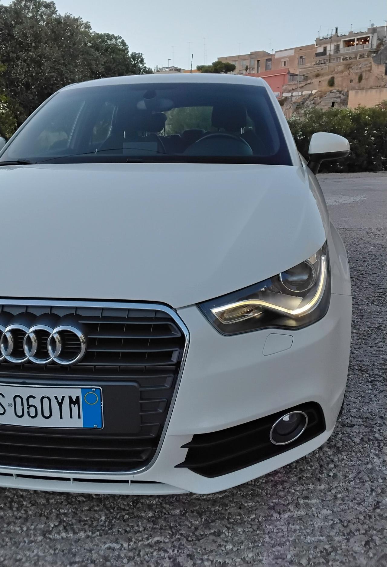 Audi A1 1.2 TFSI S line edition