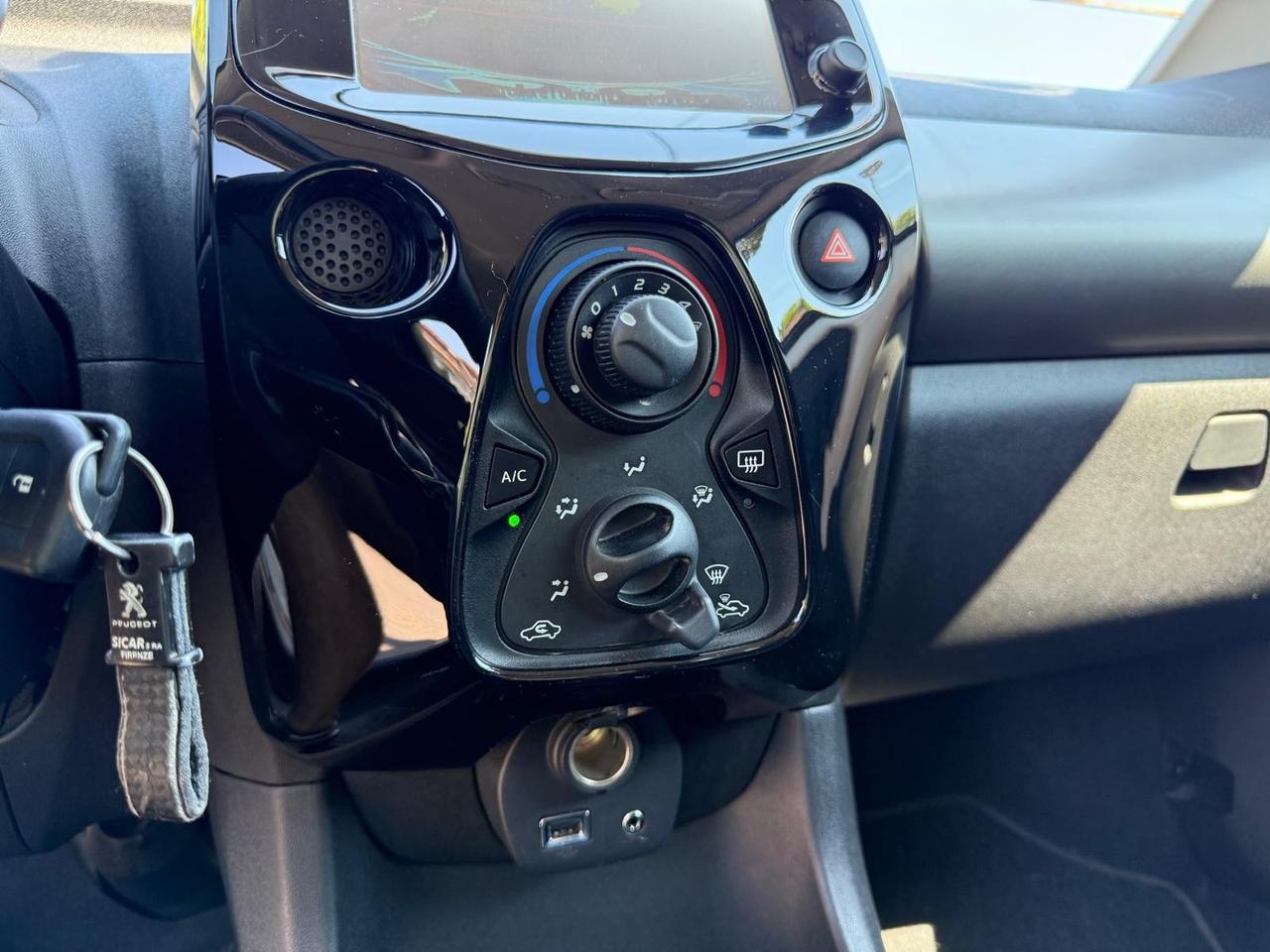 Peugeot 108 PureTech 82 3 porte Allure TOP!