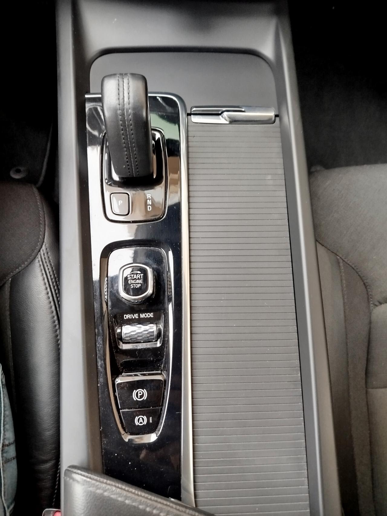 Volvo V60 B4 (d) Geartronic Momentum Business