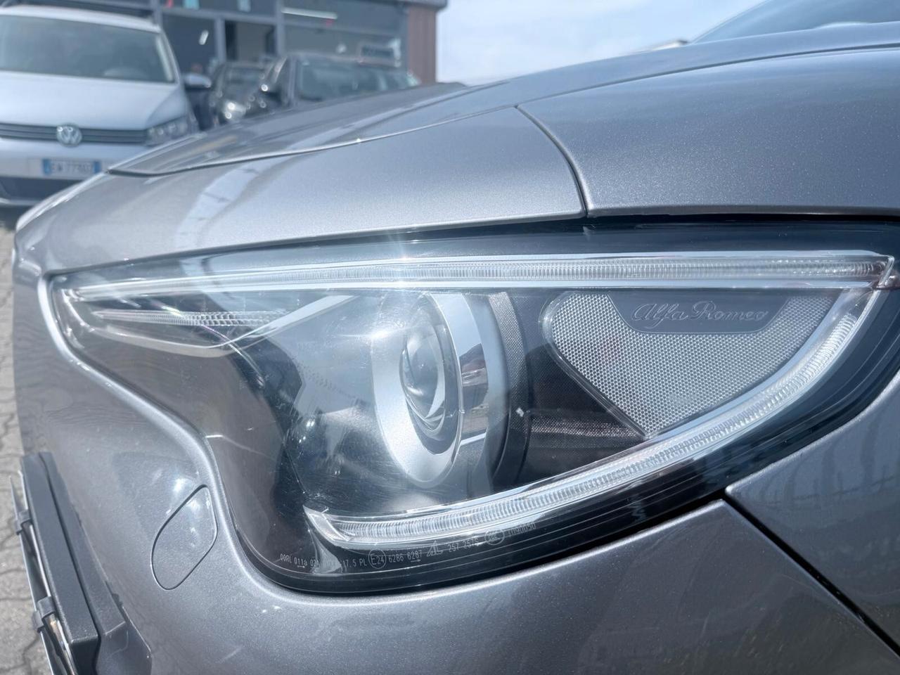 Alfa Romeo Stelvio 2.0 Turbo 280 CV AT8 Q4 GANCIO TRAINO