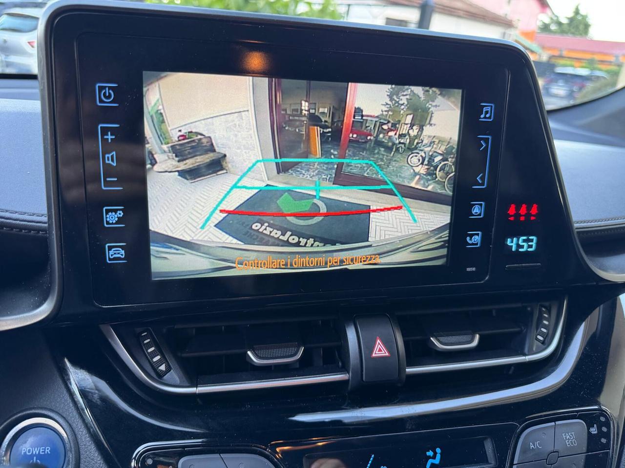 Toyota C-HR 1.8 Hybrid E-CVT Business