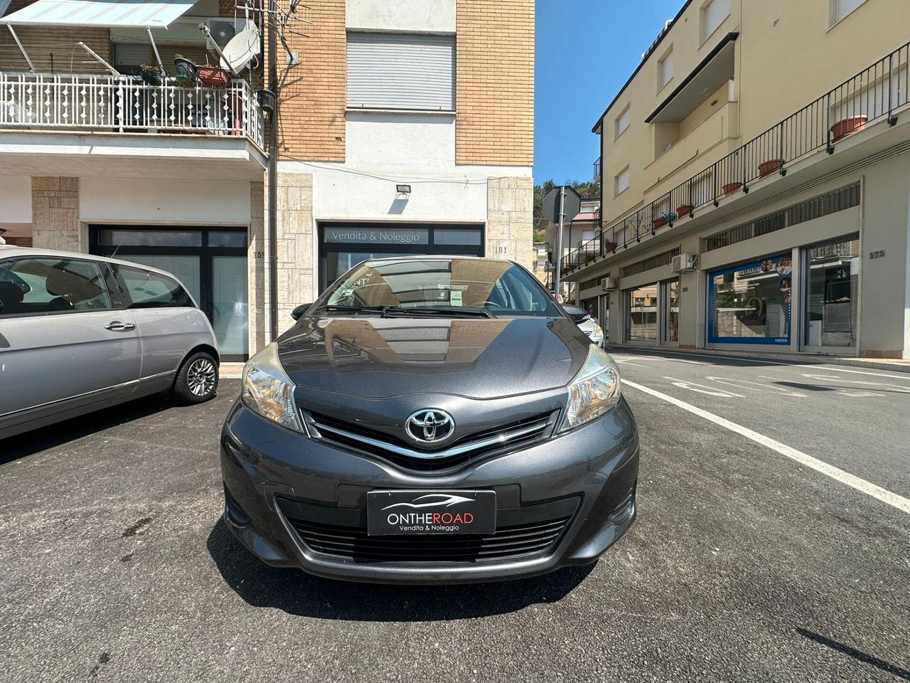 Toyota Yaris 1.0 5 porte Lounge