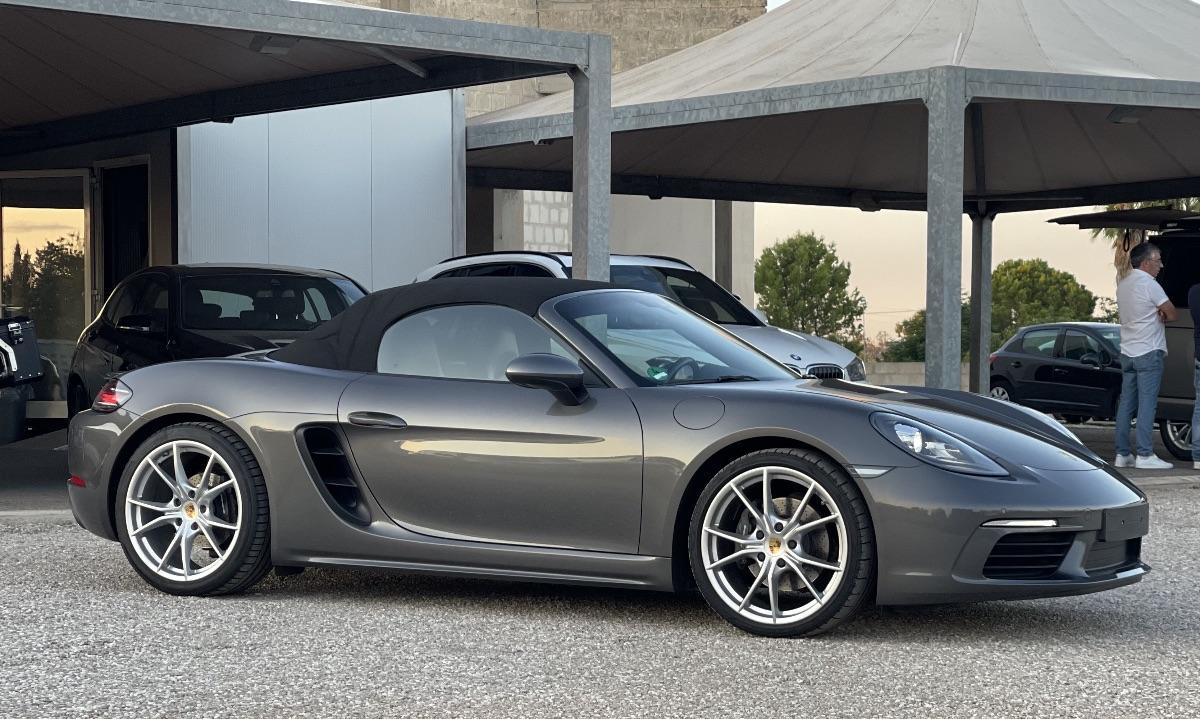 PORSCHE 718 Boxster