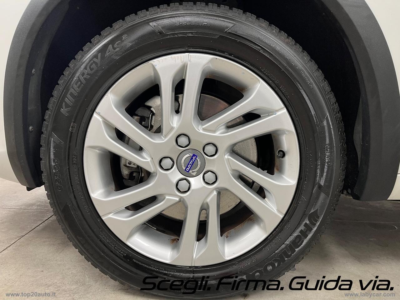 VOLVO V60 Cross Country D3 Geartronic Momentum