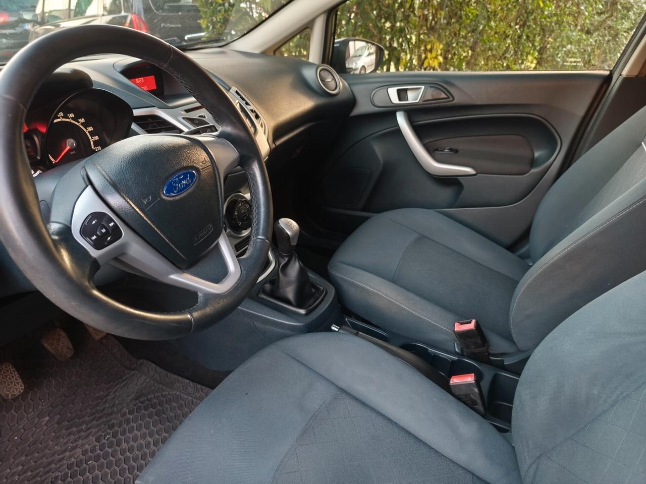 Ford Fiesta 1.2 benz euro 5 5p. gancio traino