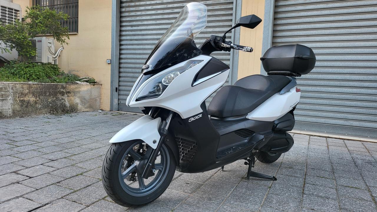 Kymco Downtown 300i sport