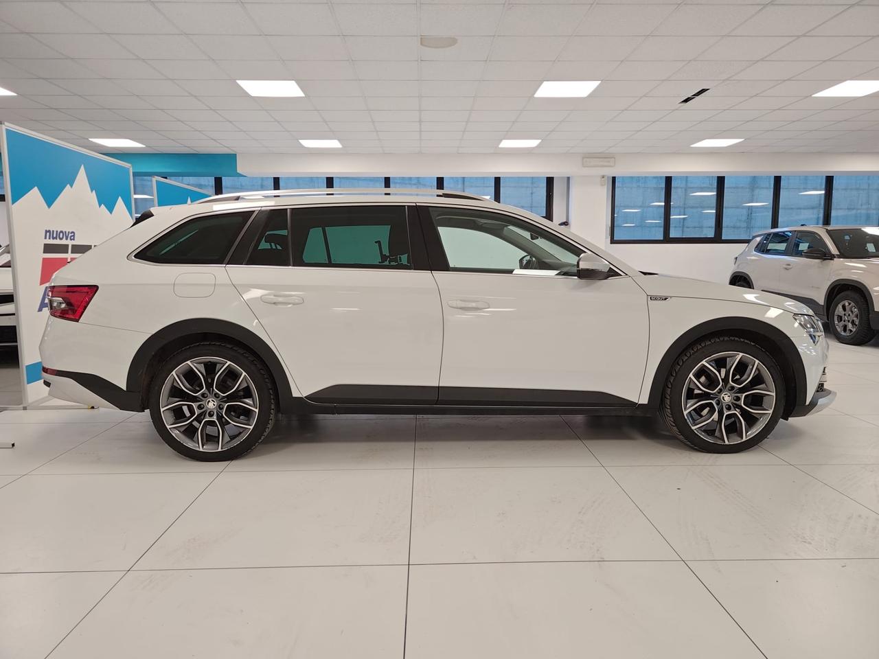 SKODA Superb Wagon 2.0 tdi Scout 4x4 190cv