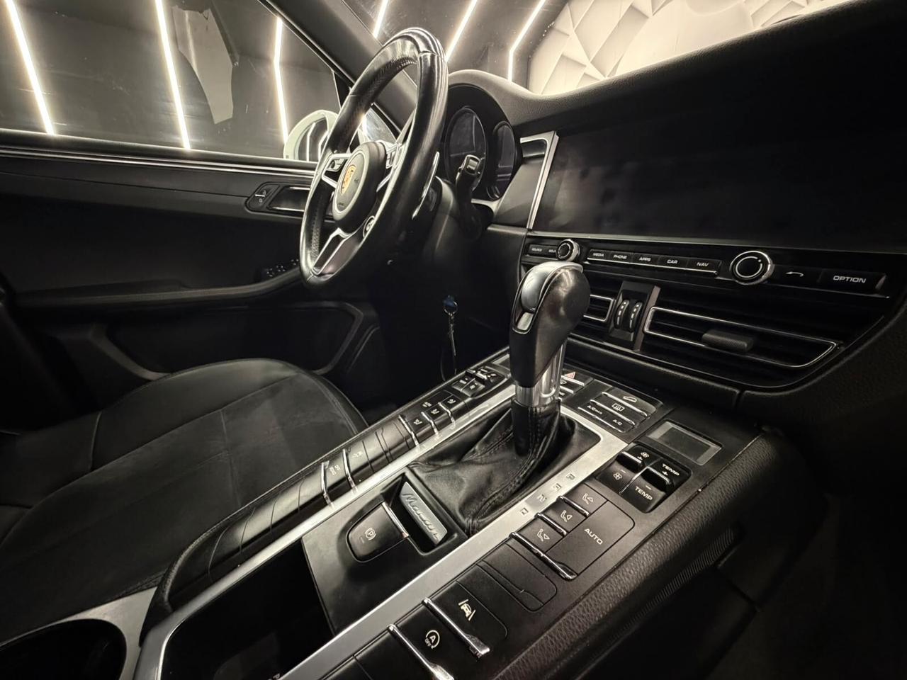 Porsche Macan 2.0 245CV PDK-IPER FULL-KM CERTIFICATI-12 MESI GARANZIA-GOMMATA NUOVA 4 STAGIONI-PERMUTE