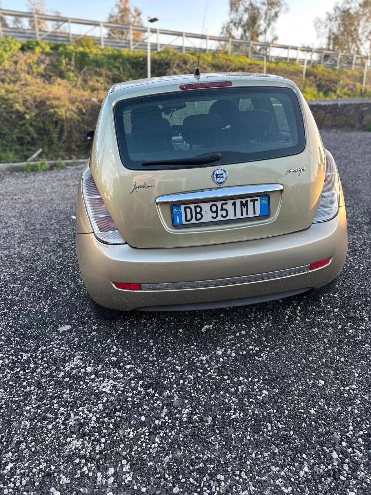 Lancia Ypsilon 1.3 MJT 90 CV Platino