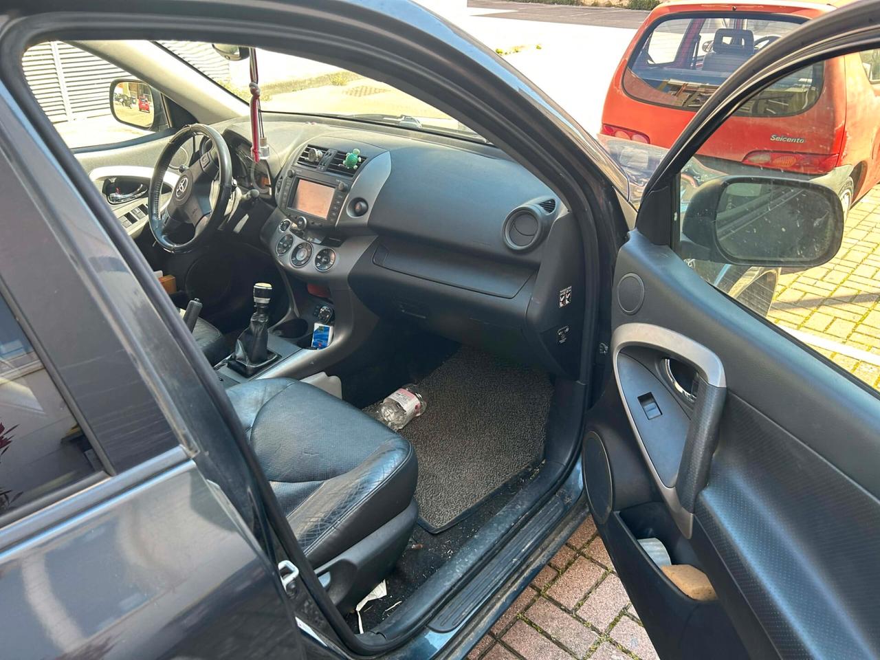 TOYOTA RAV4 2006 2.2 D-4D 177 CV Luxury PELLE NAVI CRUIS DA CONTROLLARE