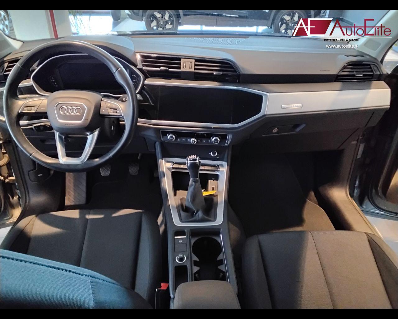 AUDI Q3 35 TDI quattro Business Advanced