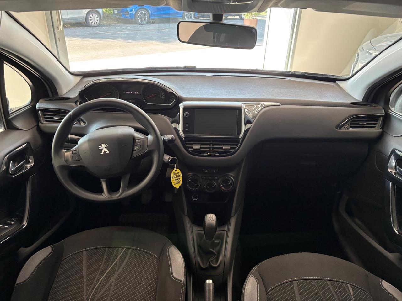 Peugeot 208 1.4 HDi 68 CV 5 porte Allure