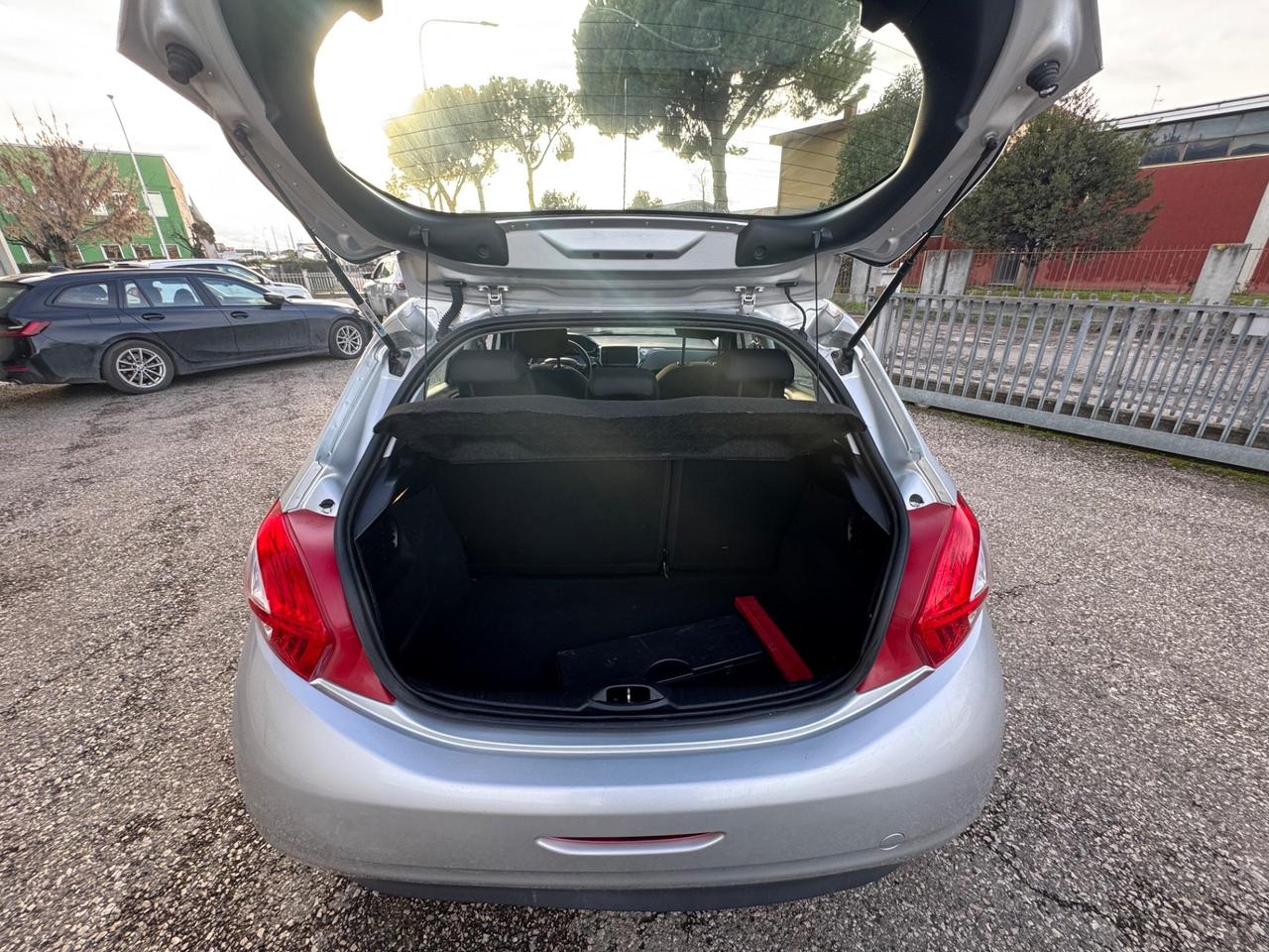 Peugeot 208 Versione Allure