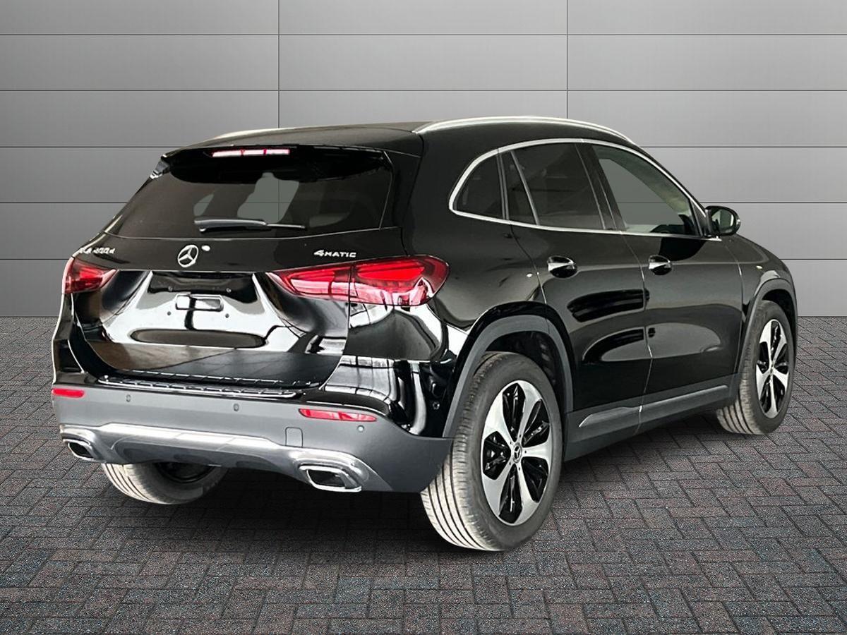 Mercedes-Benz GLA 200 d Automatic 4MATIC