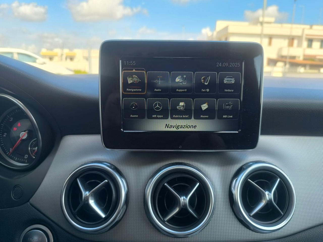 MERCEDES GLA 180 CDI PREMIUM LED/NAVI