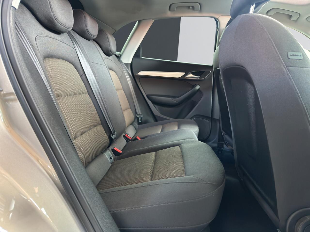 Audi Q3 2.0 TFSI 211CV quattro S tronic BUSINESS PLUS
