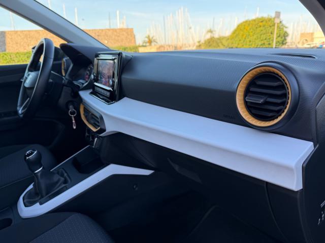 SEAT Arona TSI STYLE+NAVI CARPLAY WIFI APPLE&ANDROID+PDC