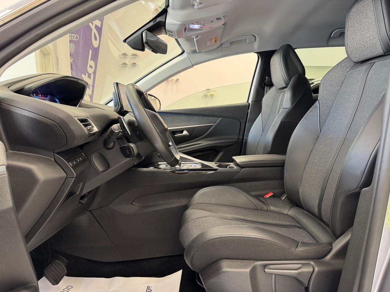 Peugeot 3008 Hybrid4 225 e-EAT8 Allure Pack