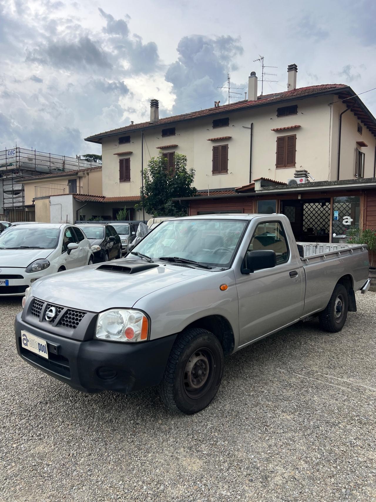 Nissan NP300 2.5 D 2P Cassone Lungo
