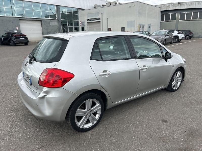 Toyota Auris 2.2 D-Cat 5 porte