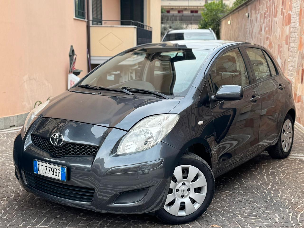 Toyota Yaris 1.0 5 porte Sol