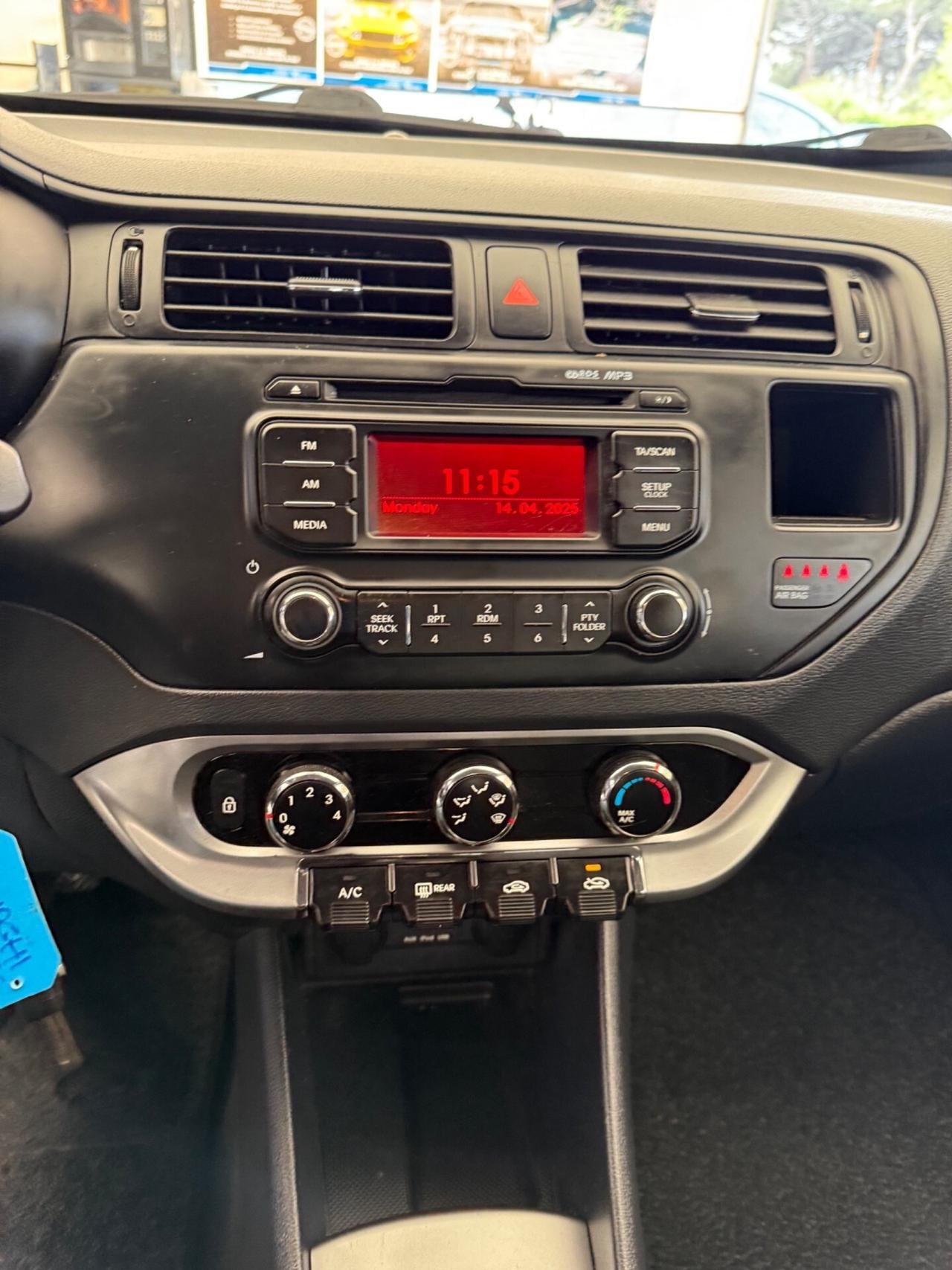 Kia Rio 1.1 CRDi WGT 5p. EX