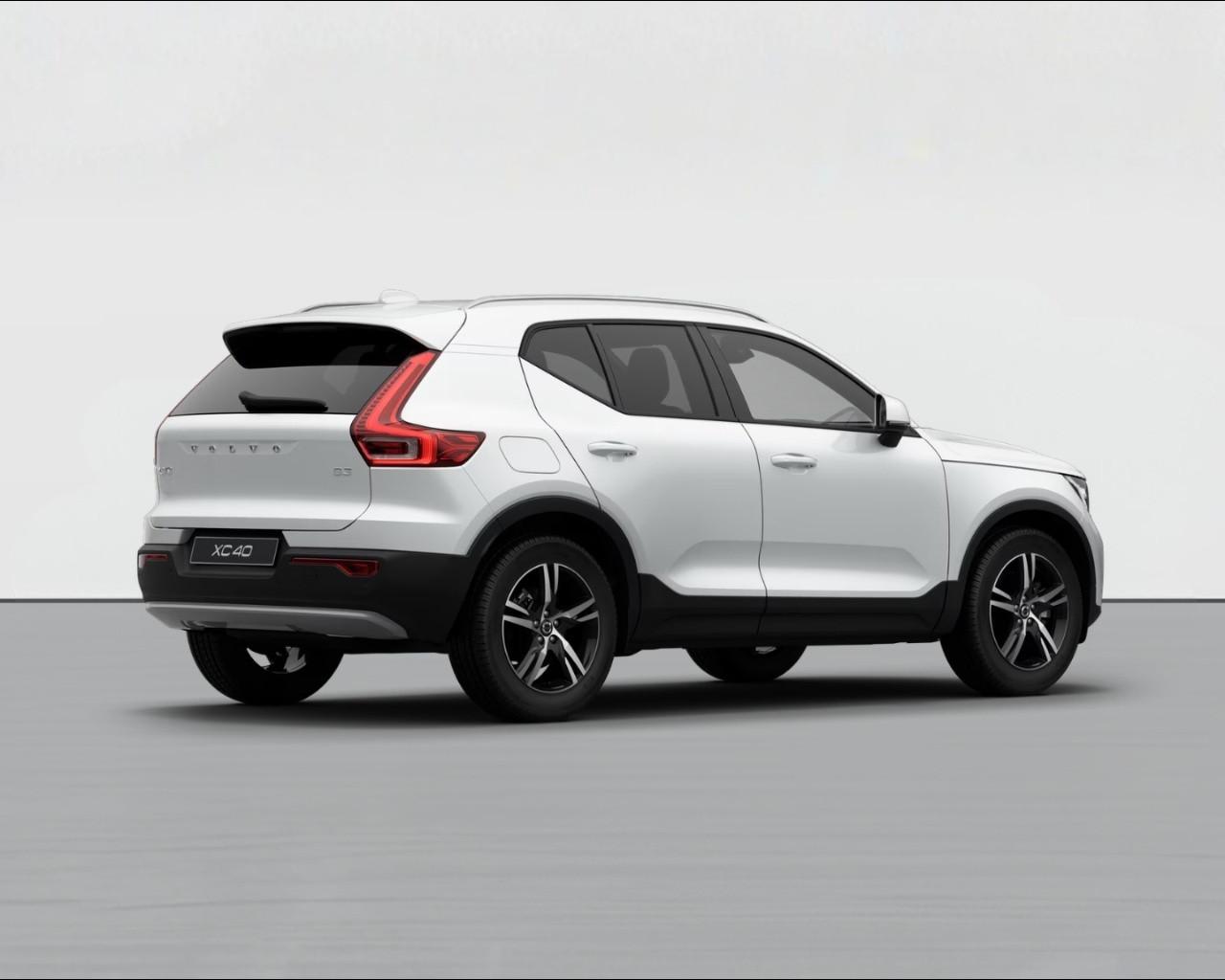 VOLVO XC40 CORE B3 AUTO PREZZO PROMO FINO A FINE MESE