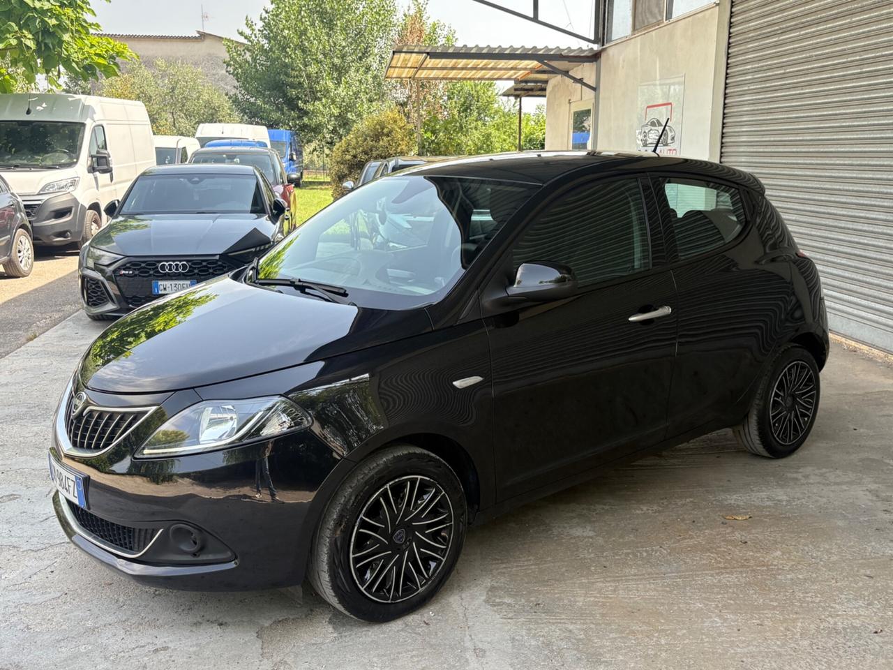 Lancia Ypsilon 1.0 FireFly 5 porte S&S Hybrid Ecochic UnYca