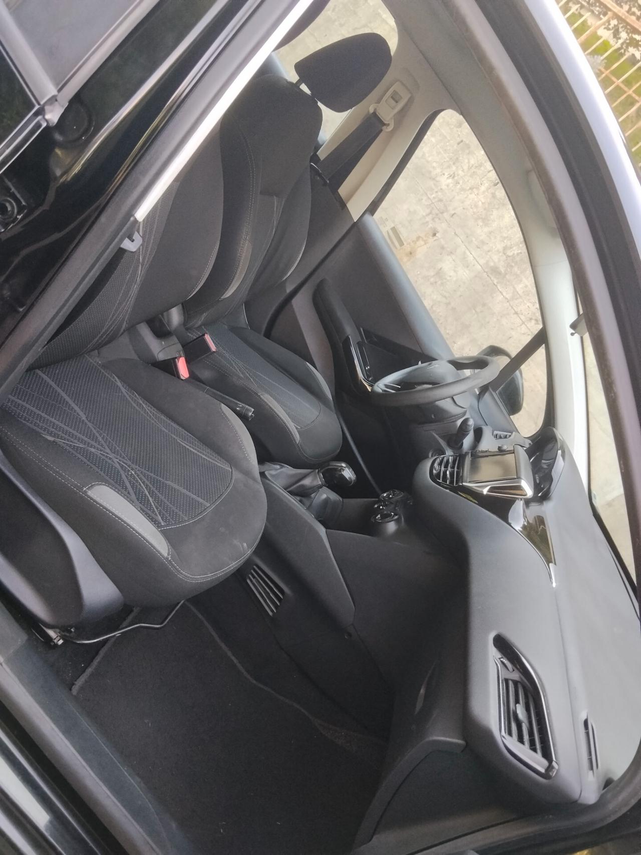 Peugeot 208 1.4 HDi 68 CV 5 porte Active