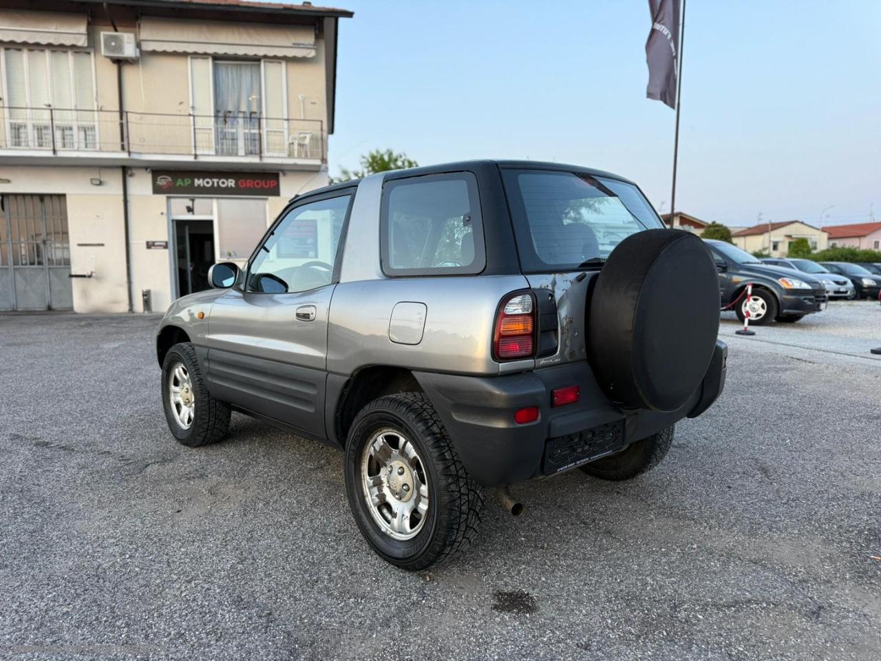 TOYOTA RAV4 2.0 3p. Fun