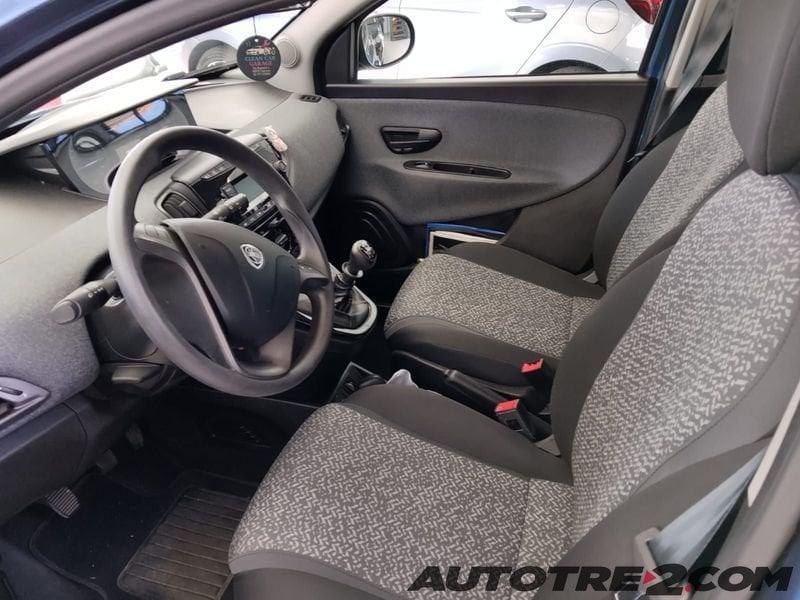 Lancia Ypsilon Ypsilon 1.0 firefly hybrid Gold Plus s&s 70cv