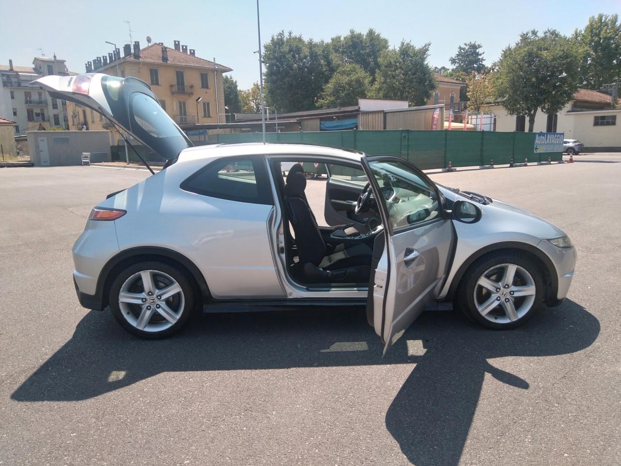 Honda Civic 2.2 i-CTDi 3p. Type S DPF LE x neopatentati