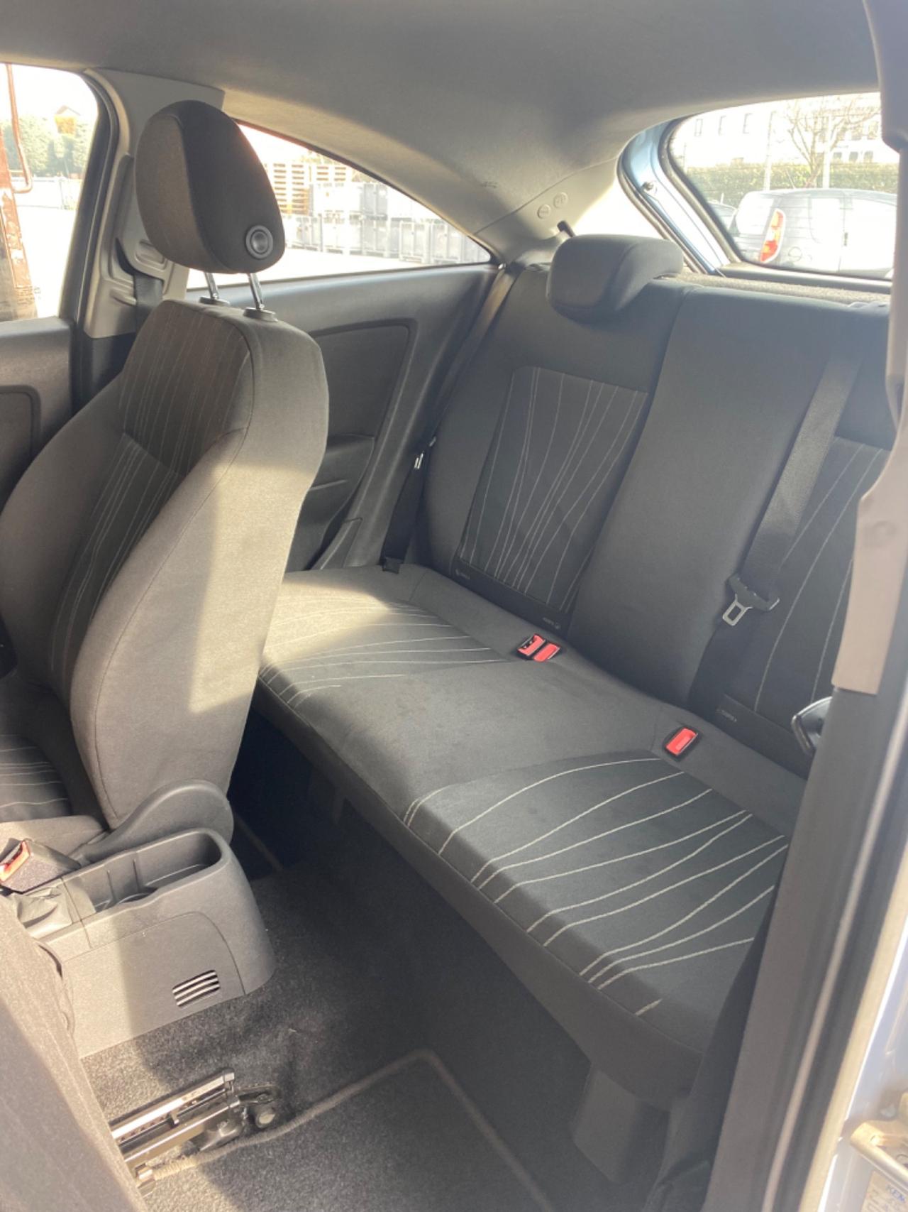 Opel Corsa 1.2 3 porte Easytronic Club Neopatentati Benzina
