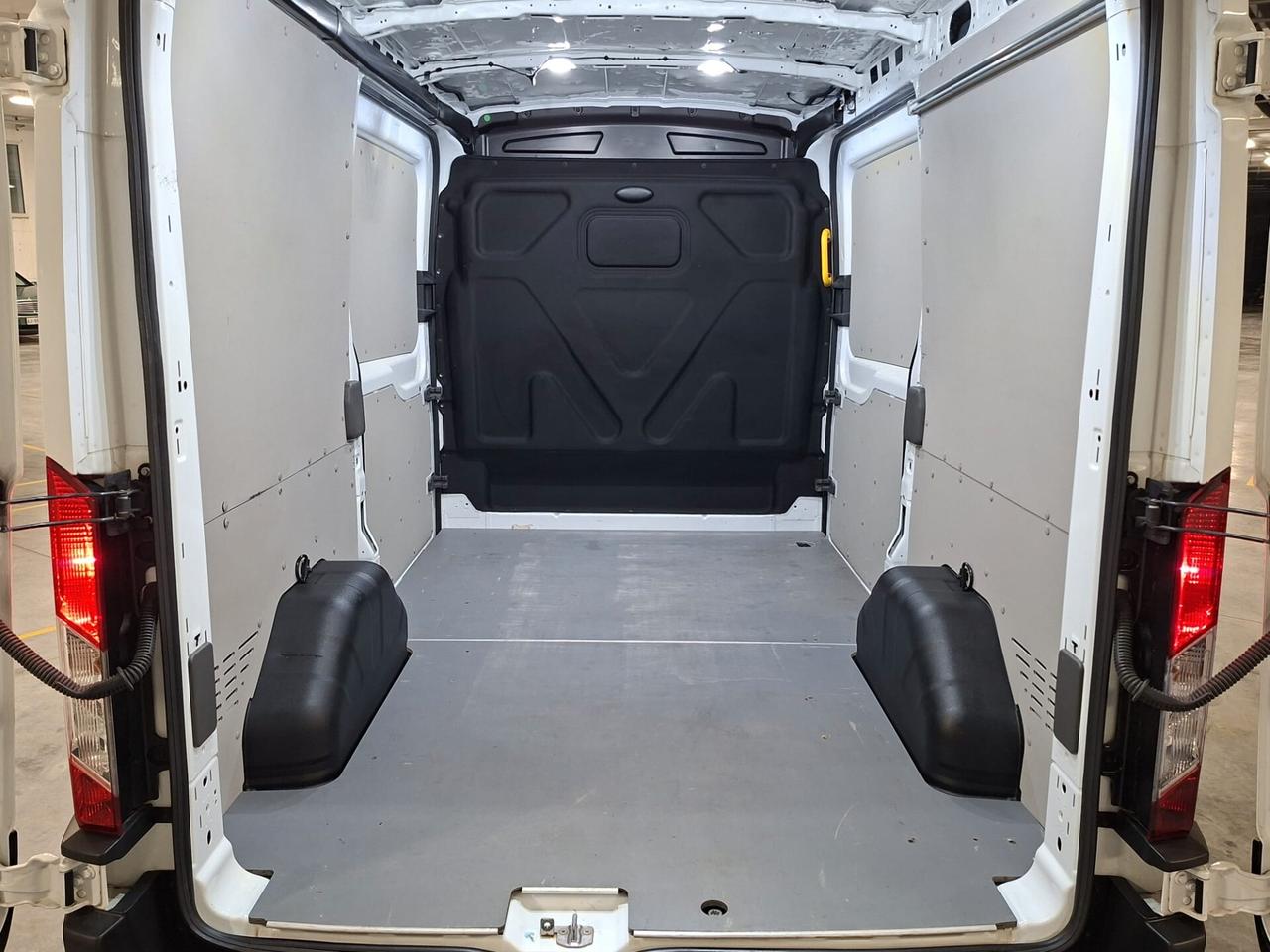 Ford Transit 350 2.0 TDCi EcoBlue Trend L2H2 Automatico