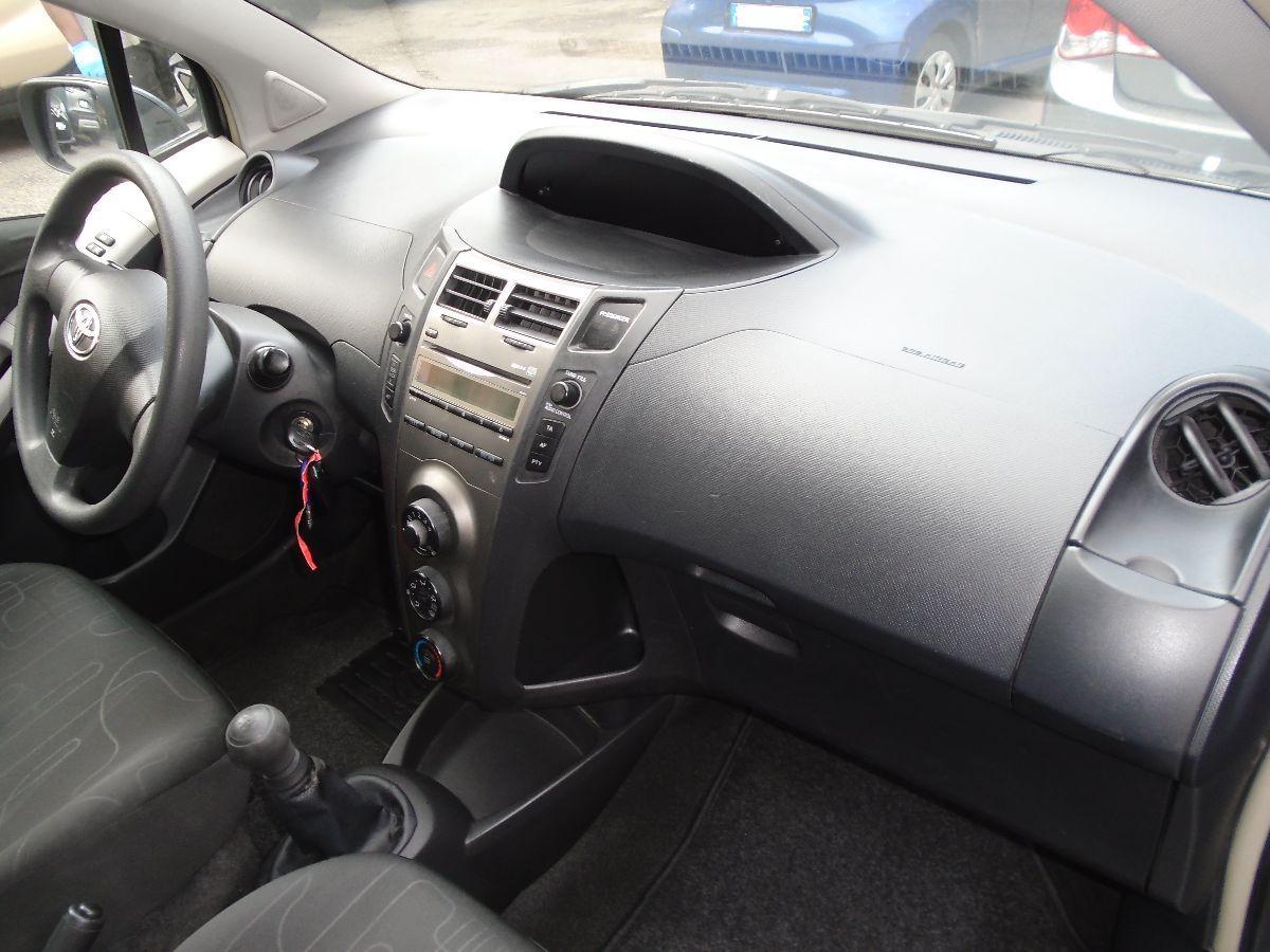 Yaris '2011 BENZ EURO 5B OK NEOPATENTATI