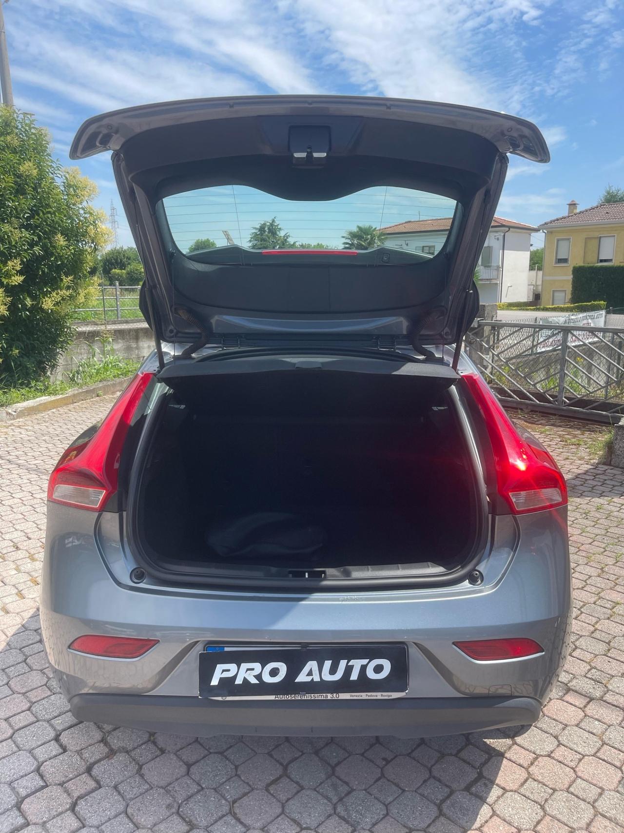 Volvo V40 D2 1.6 Momentum