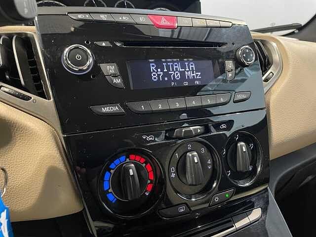 Lancia Ypsilon 0.9 TwinAir 86CV Autom. Gold - NEOPATENTATI