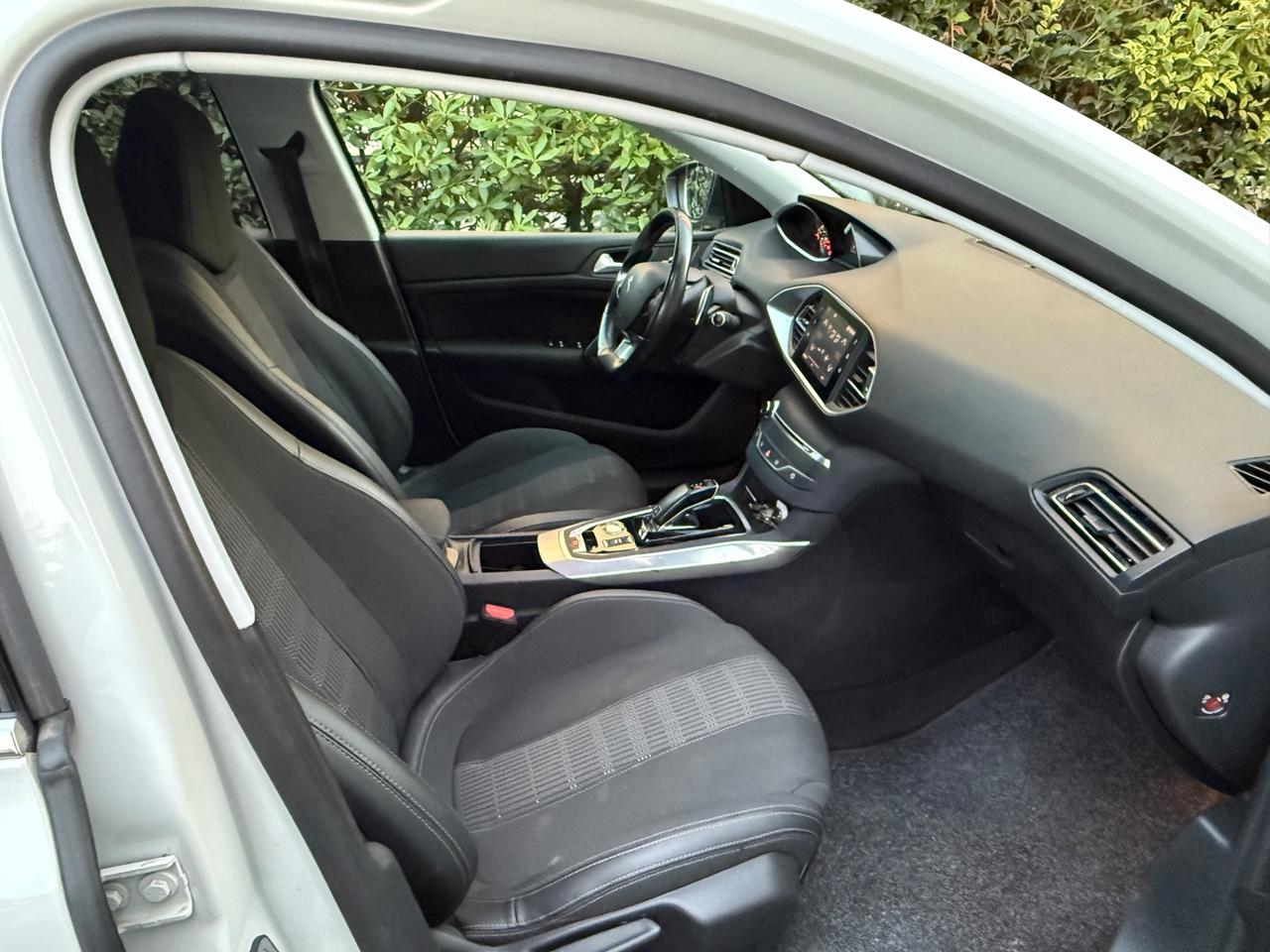 Peugeot 308 BlueHDi 130 S&S SW Allure bianco perla