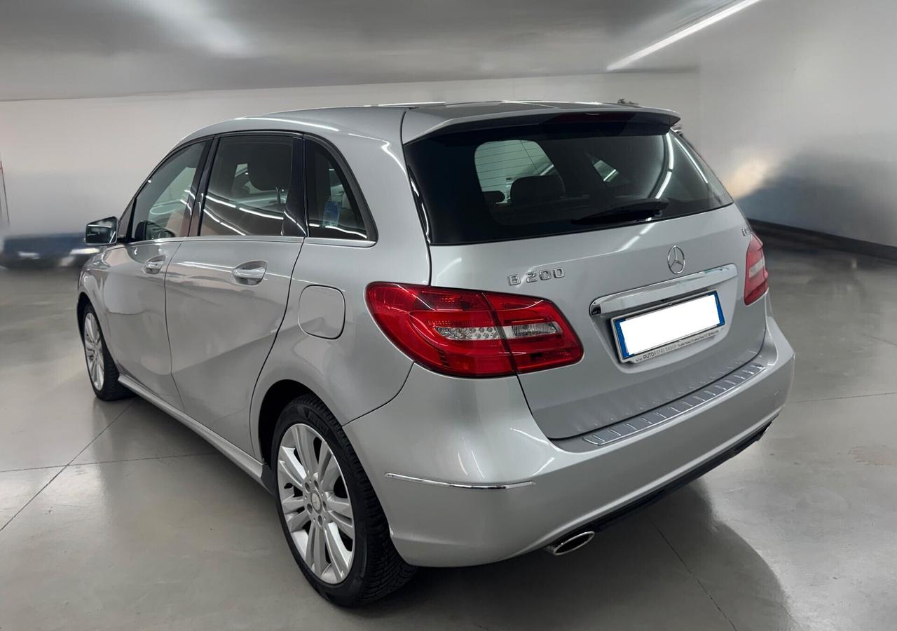 Mercedes-benz B 200 Premium