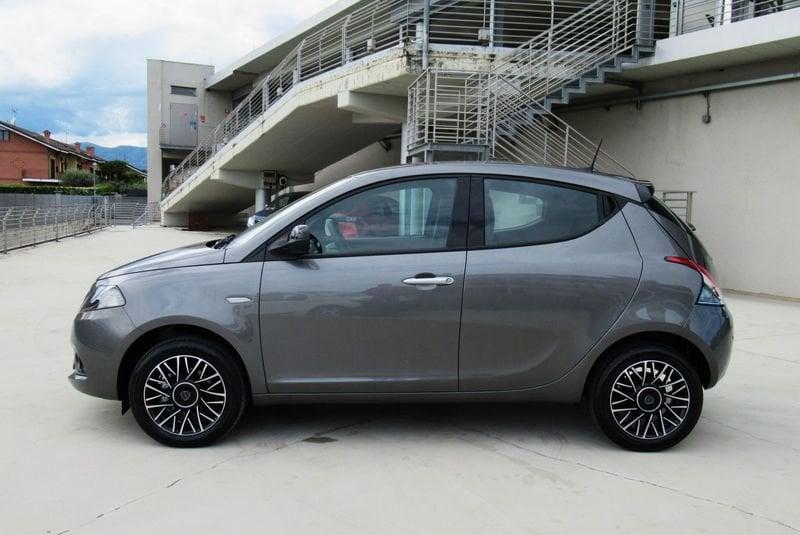 Lancia Ypsilon 1.0 FireFly 5 porte S&S Hybrid Platino con BONUS EASY GO'