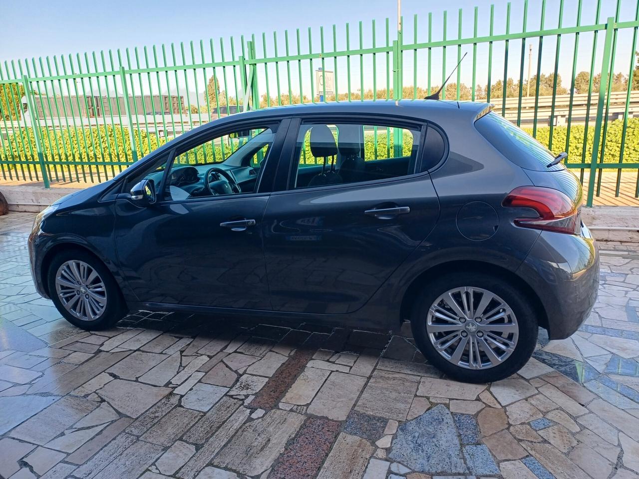 Peugeot 208 BlueHDi 100 S&S 5 porte Active