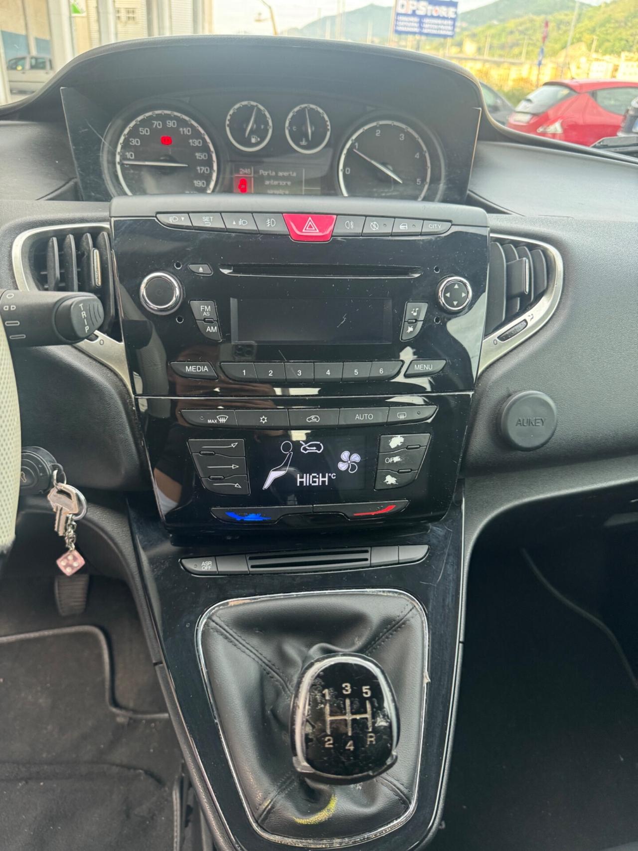 Lancia Ypsilon 1.3 MJT 16V 95 CV 5P. S&S Platinum 2012