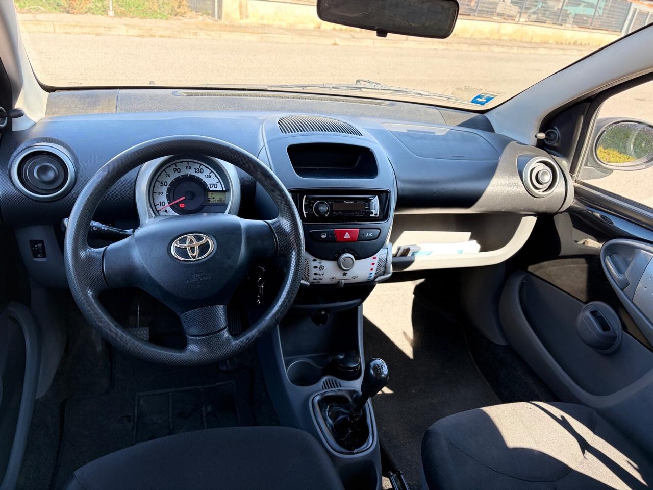 Toyota Aygo 1.0 benzina 2009 5 porte Sol