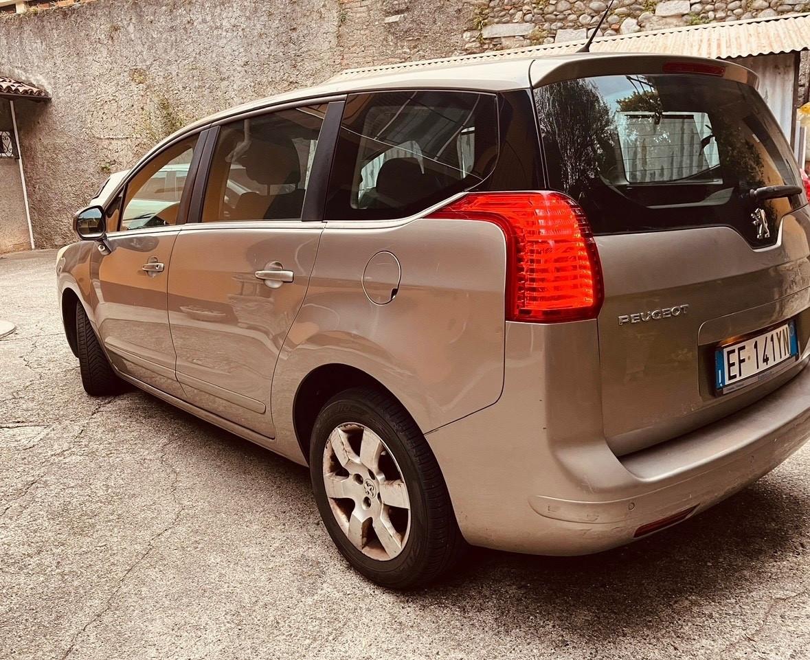 Peugeot 5008 1.6 HDi 112CV Business