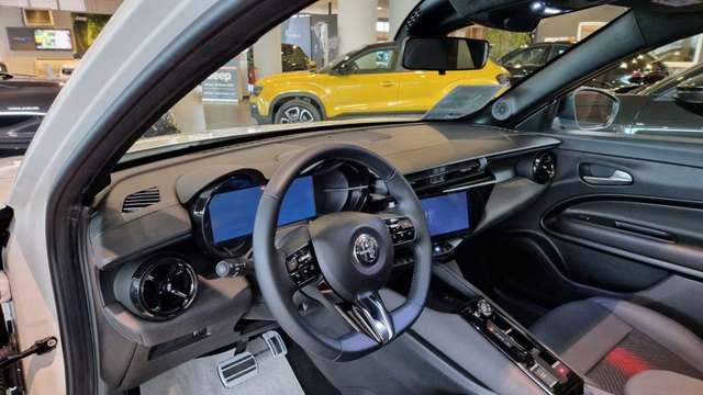Alfa Romeo Junior 156 CV BEV Speciale + TETTO APRIBILE