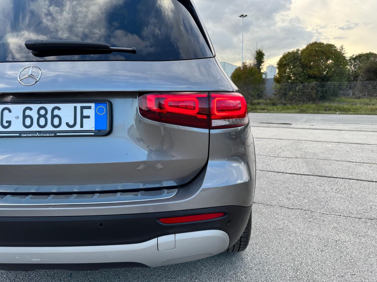 MERCEDES GLB 180d Sport - Luci Ambient Navi 18