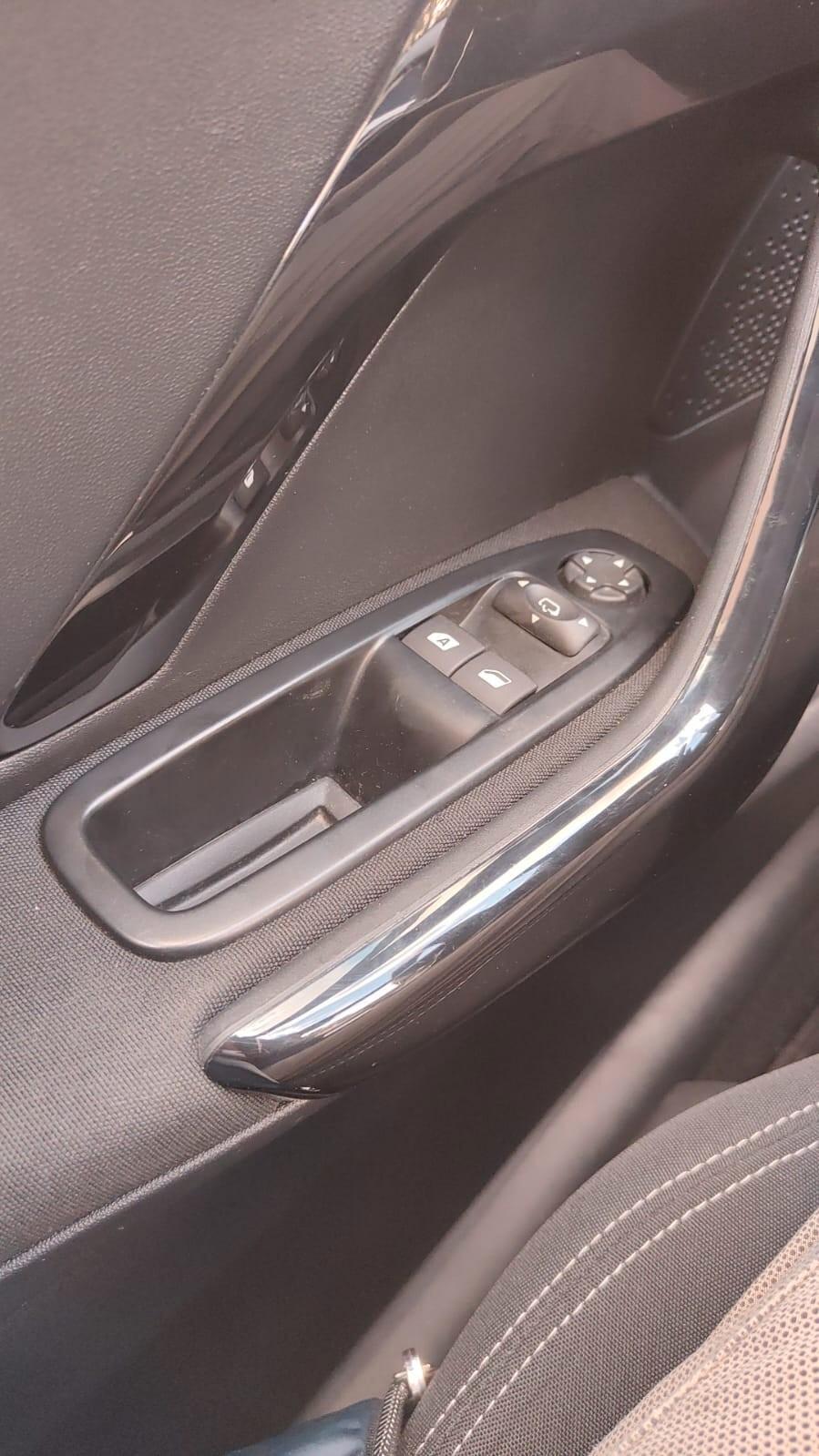 Peugeot 208 1.2 PureTech 82 3 porte Allure